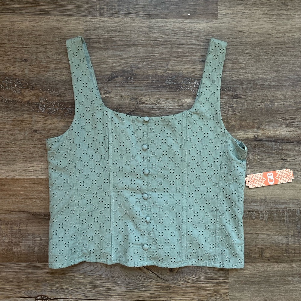 NWT GB Gianni Bini Eyelet Lace Cropped Square Neck Tank Top in Dusty Green